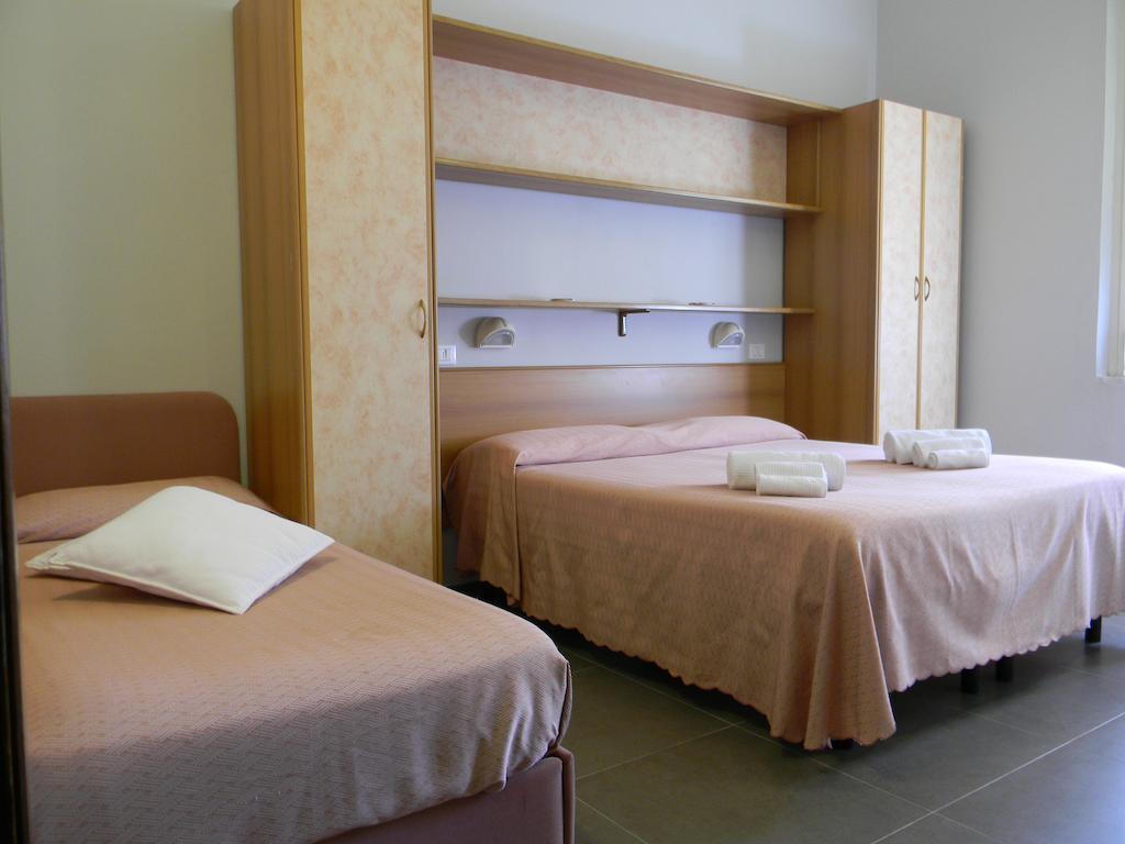 Hotel Parma Mare Marina di Massa Room photo